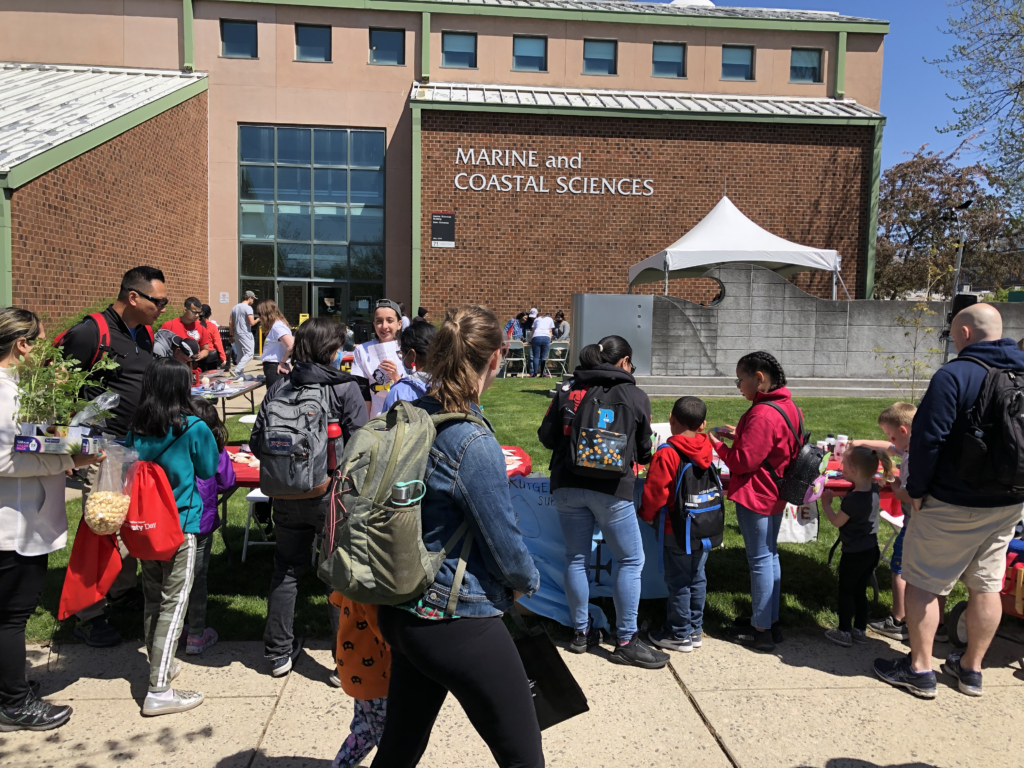 A crowded RU AFS table outside of the Department of Marine and Coastal Sciences.